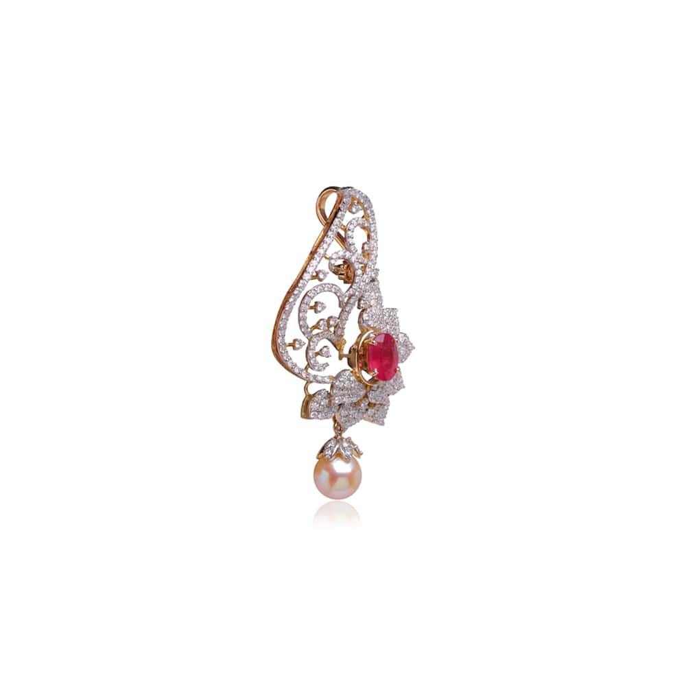 Diamond pendent Diamond pendent