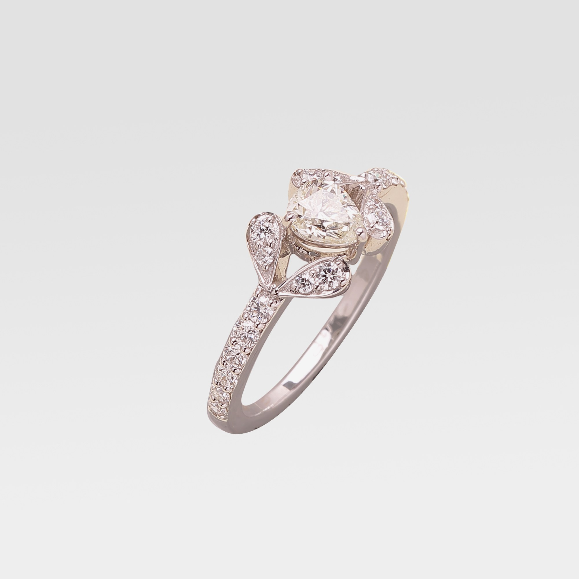 Radiant diamond ring Radiant diamond ring