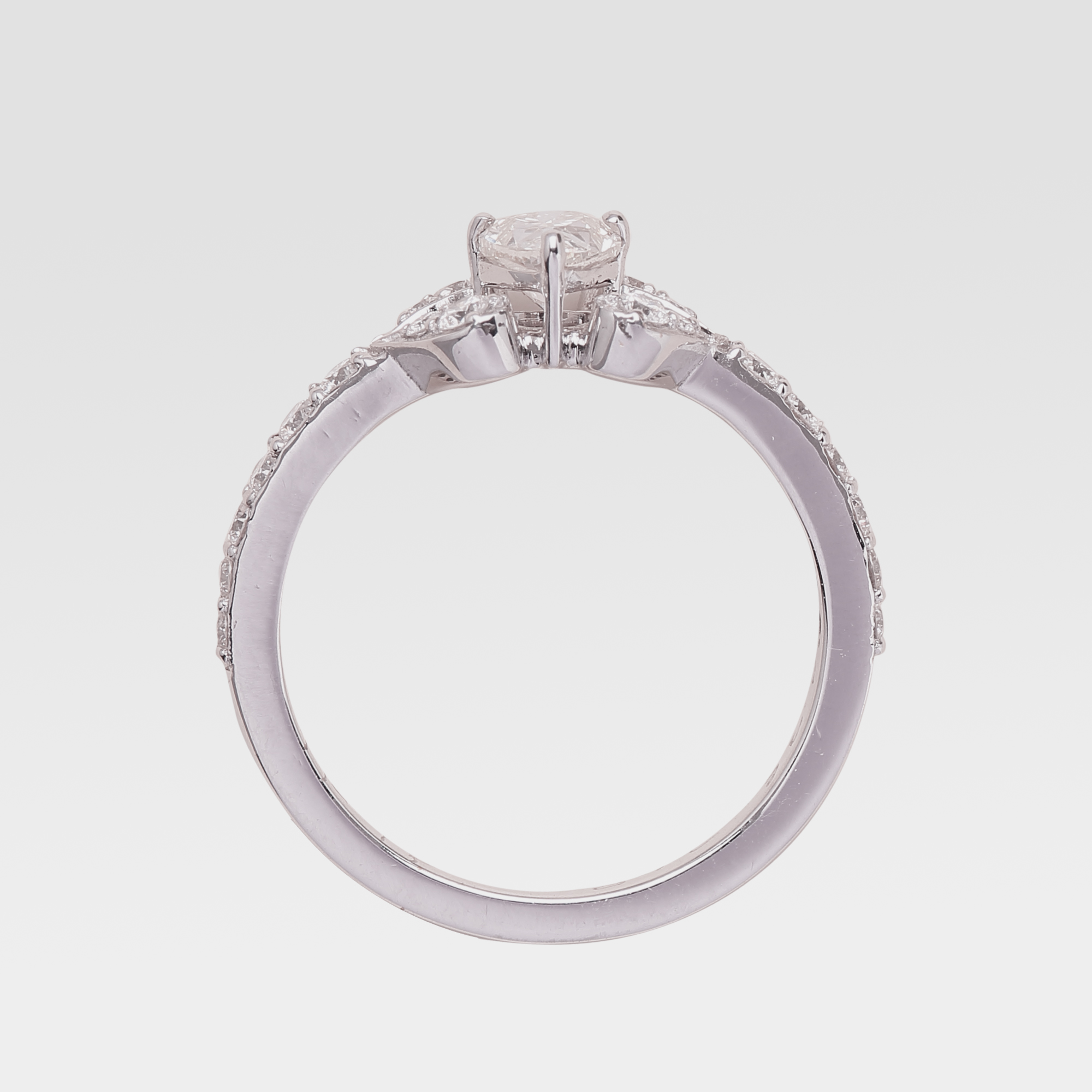 Radiant diamond ring Radiant diamond ring
