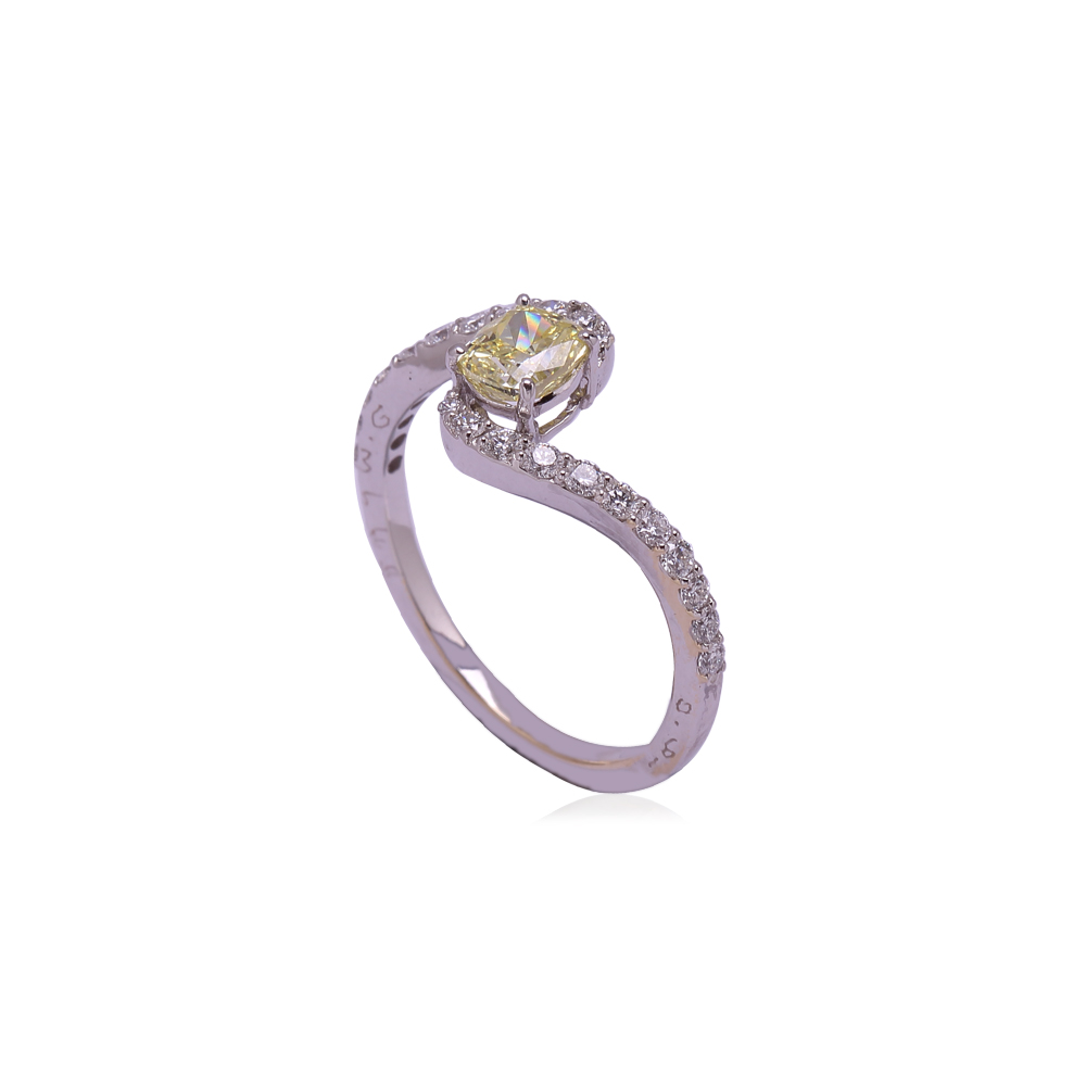 Enchanting Diamond Ring Enchanting Diamond Ring