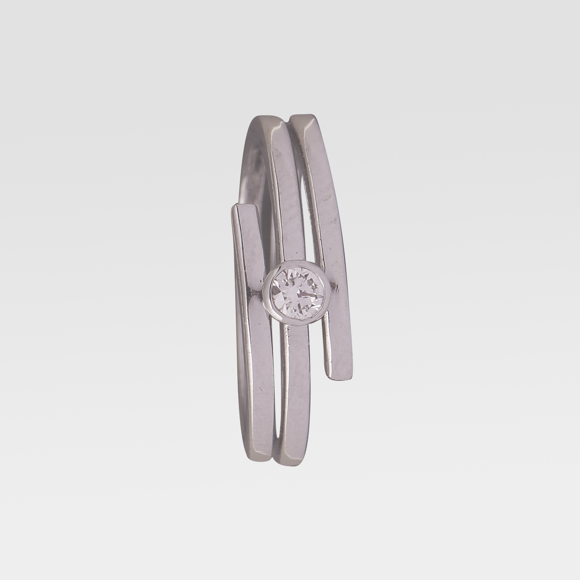 Luminous diamond ring Luminous diamond ring