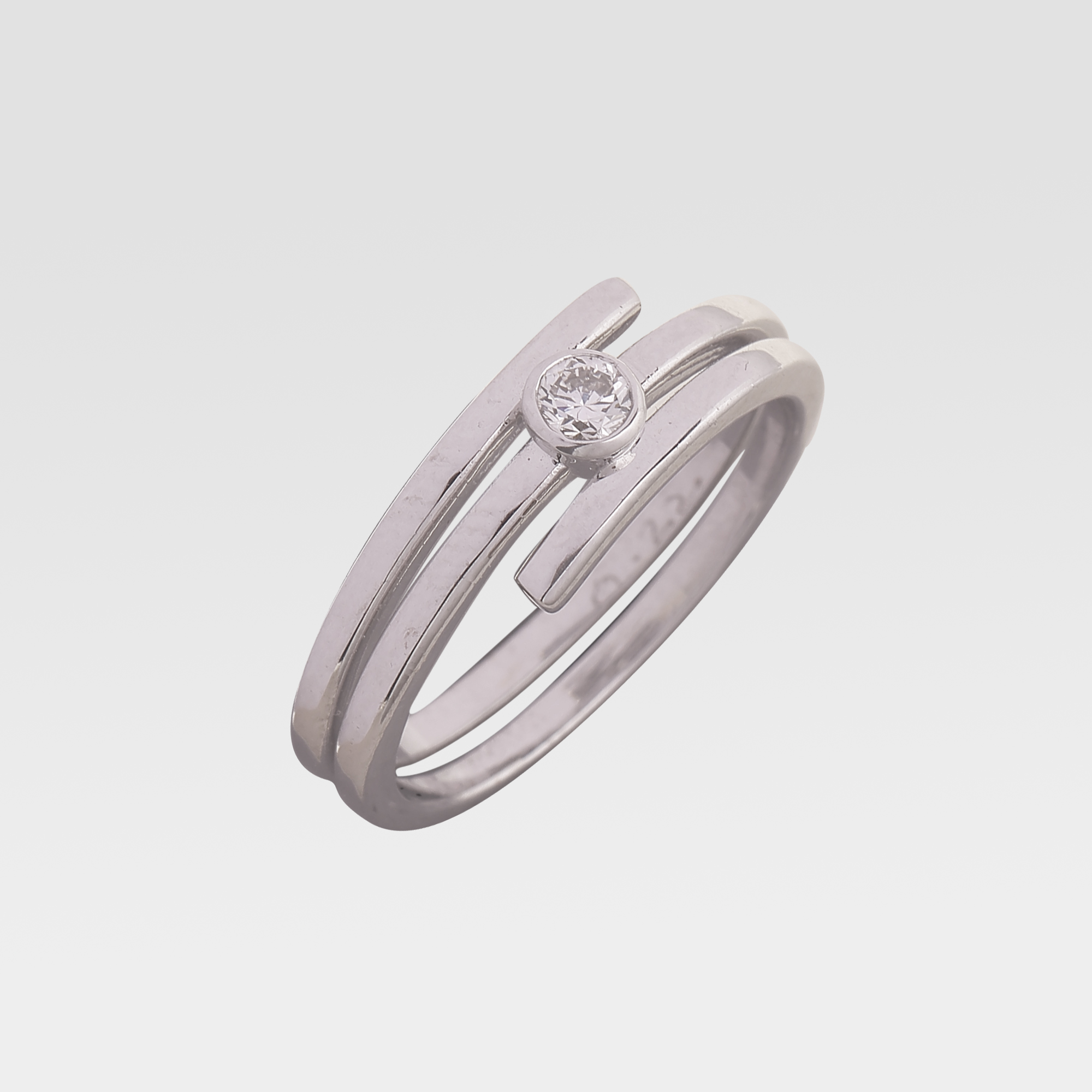 Luminous diamond ring Luminous diamond ring