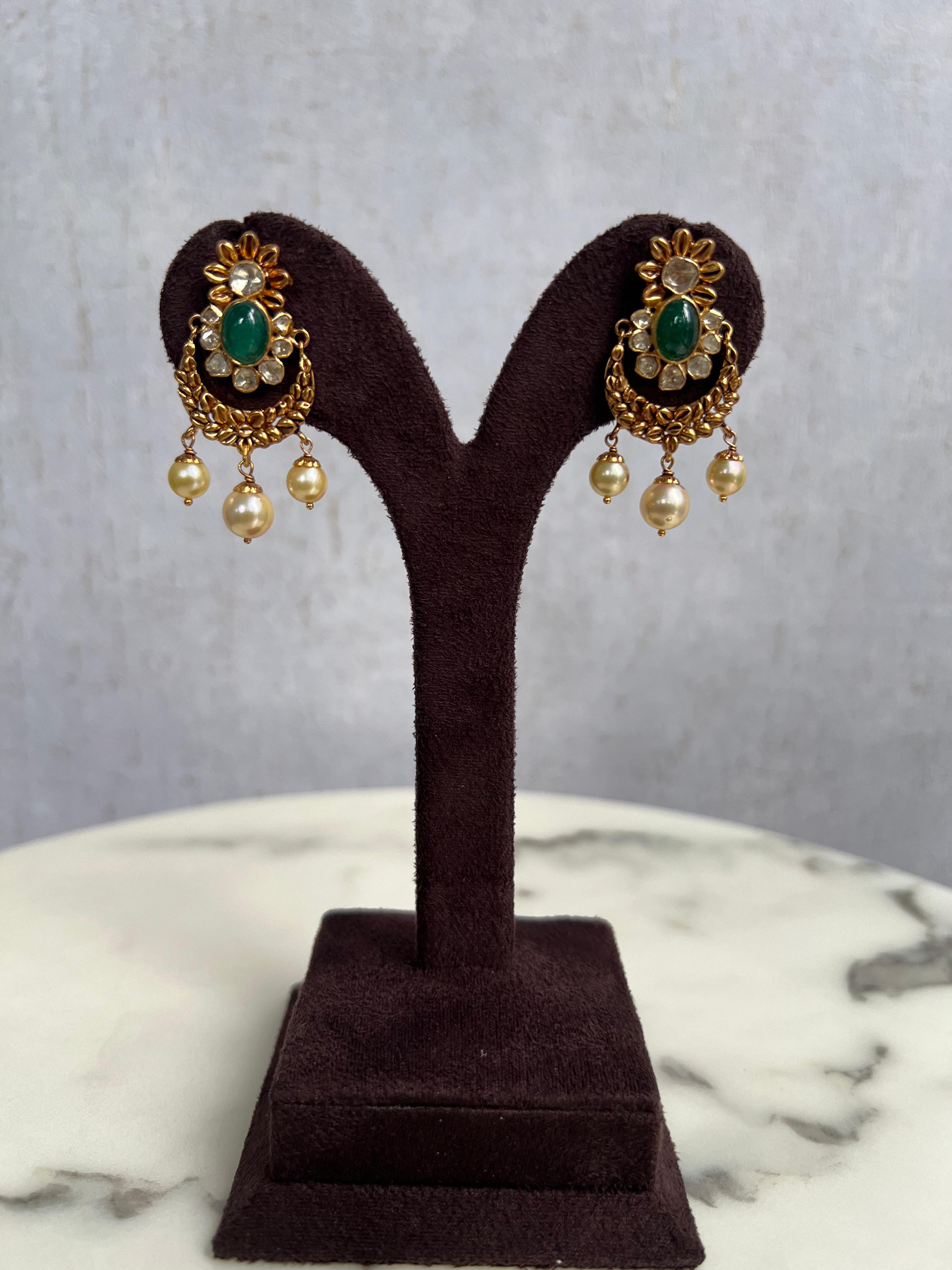 Cute Antique Chand Bali