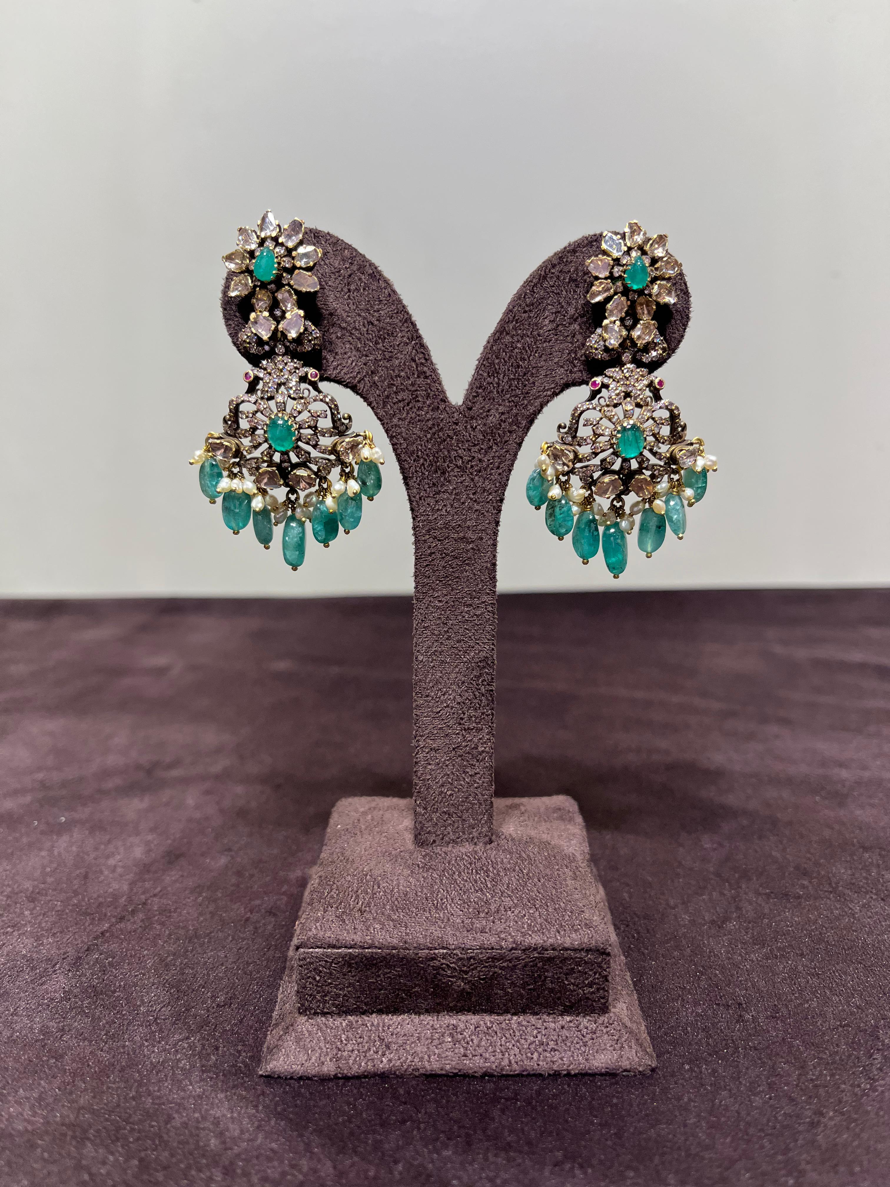 Dazzling Victorian Hangings with Emerald