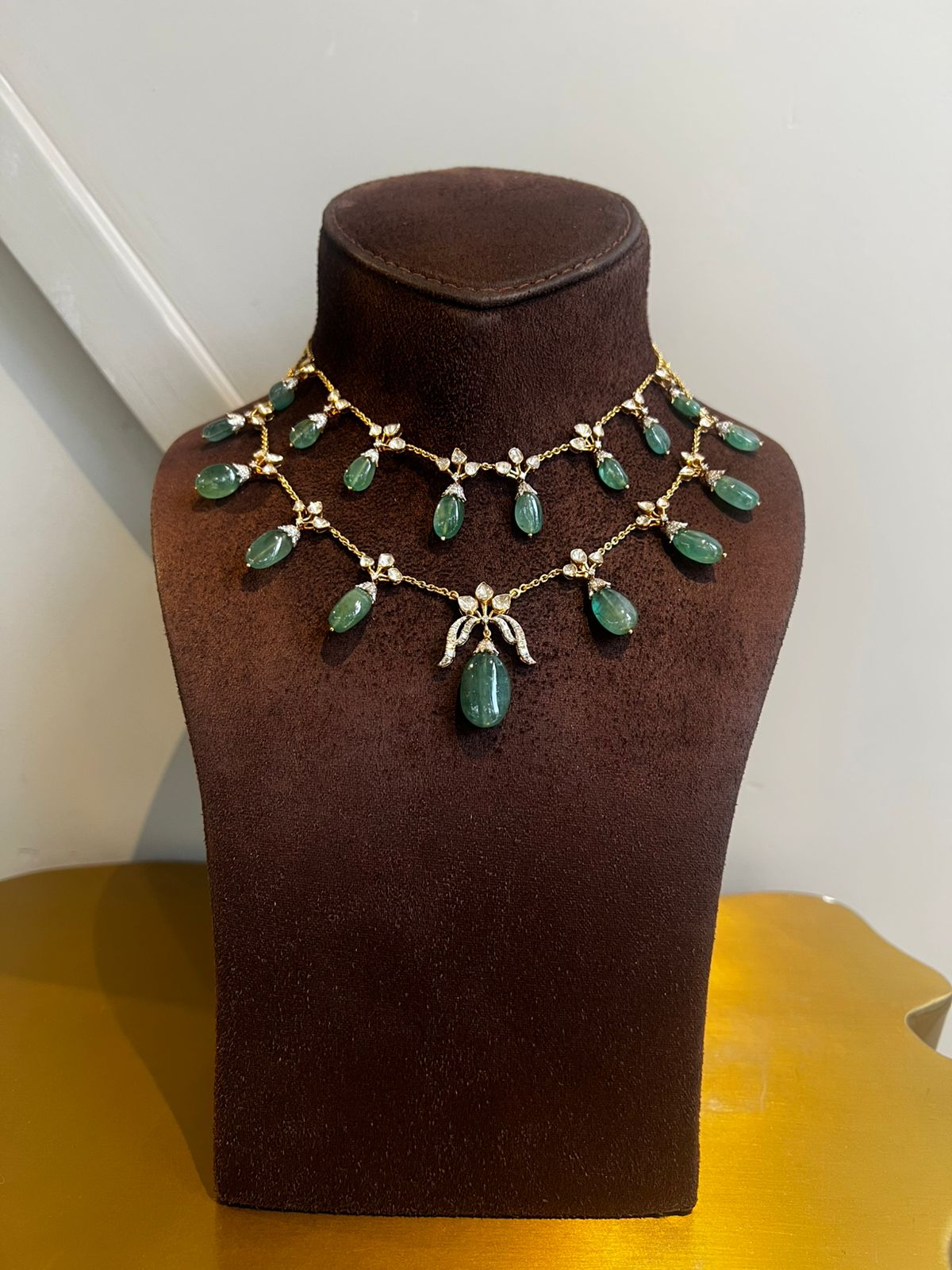 Intricate Polki Necklace with Emerald